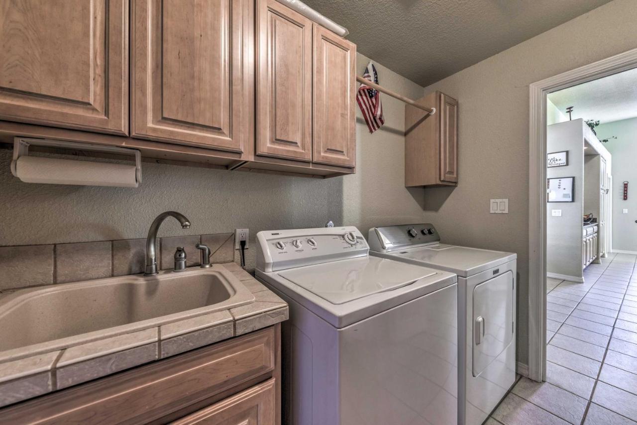 Roomy Ruidoso Retreat With Deck, Grill, And Mtn Views! Esterno foto